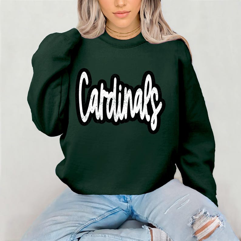 Sudadera con capucha estilo Cardinals con diseño desgastado, sudadera juvenil, mascota de los Cardinals, sudadera unisex, sudadera con capucha para el día del partido. imagen 4