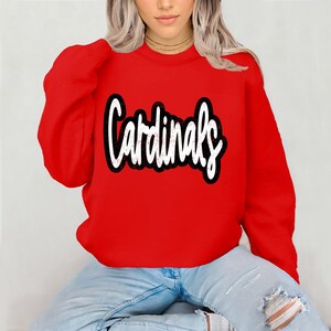 Sudadera con capucha estilo Cardinals con diseño desgastado, sudadera juvenil, mascota de los Cardinals, sudadera unisex, sudadera con capucha para el día del partido. imagen 3