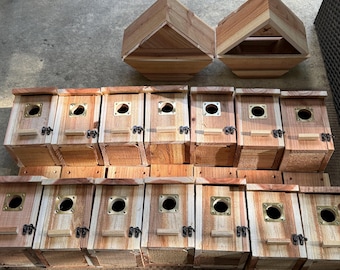 Cedar Bird House: Predator Plate, Easy Clean, Bluebird Haven