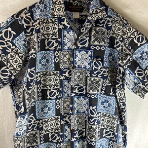 Hawaiian Aloha shirt black point large  100% cotton Thank you for shopping! AlohafromHawaiiUS