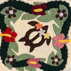 1 Hawaiian handmade quilt pillow cover tropical turtles  100% cotton 18”/18” w/ great value! AlohafromHawaiiUS