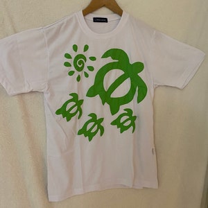 hawaiian quilts hand appliquéd t shirts turtles unisex one size Thank you for shopping! AlohafromHawaiiUS
