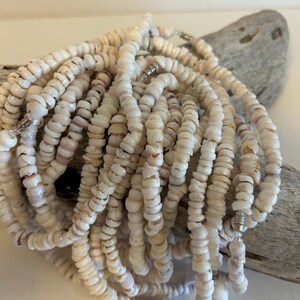 Collier de coquillages puka naturels : bijoux de plage hawaïens, 16 poucesProduit de qualité originaire d&#39;Hawaï