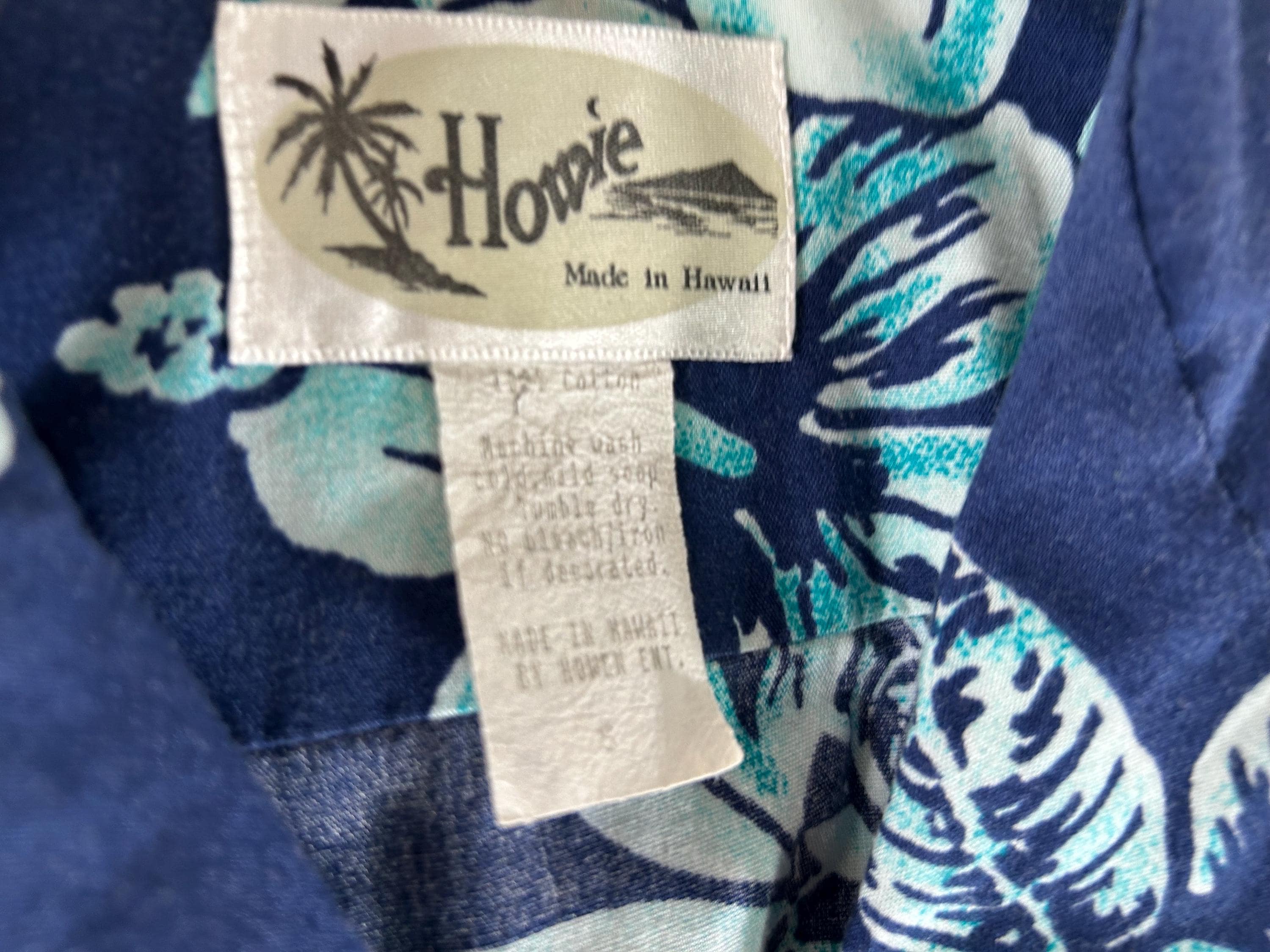 Vintage Howie Hawaiian Aloha Shirt: Cotton Blend, Floral Print
