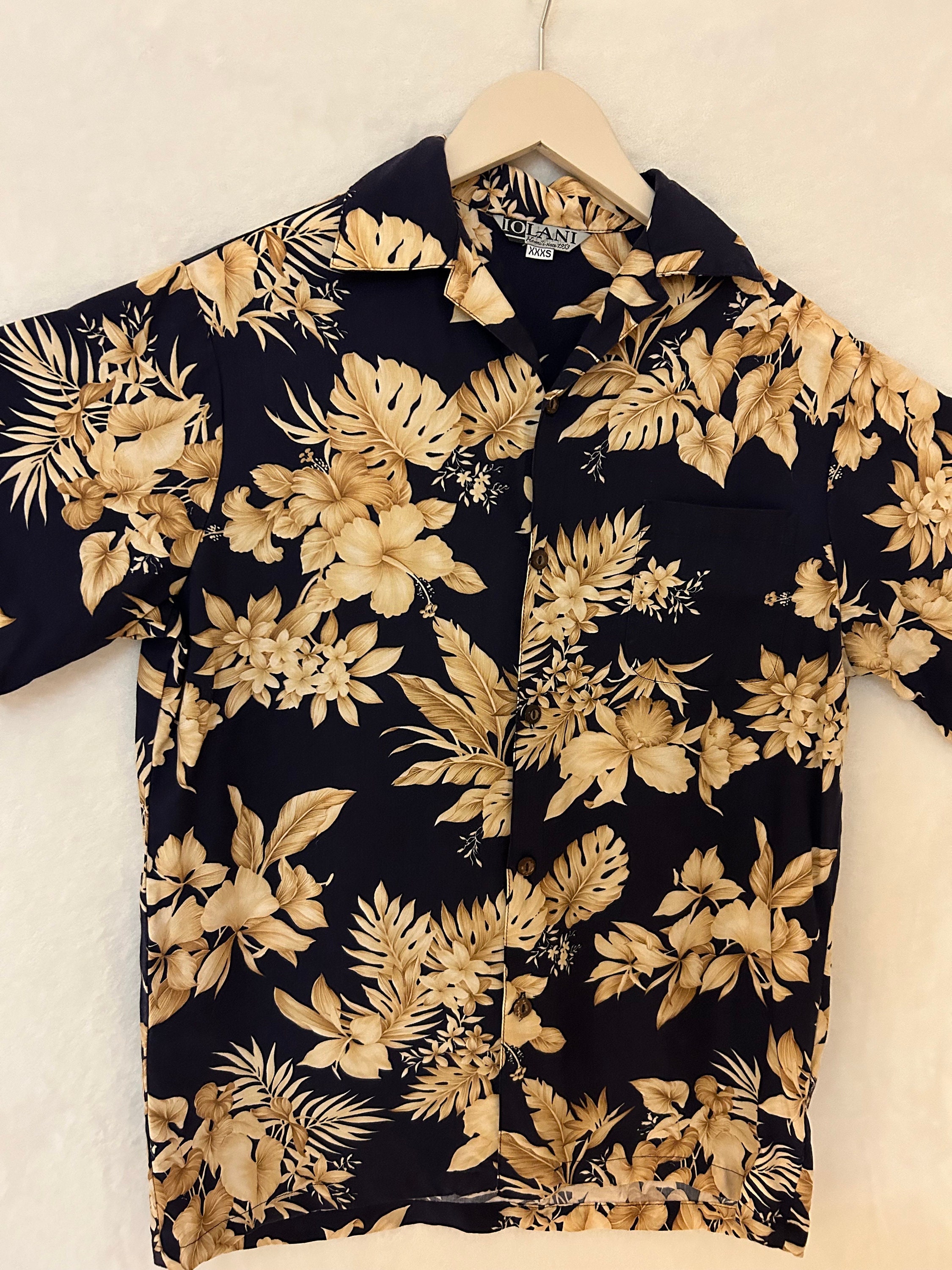Vintage Made in Hawaii Black Iolani Aloha Shirt SZ L – The