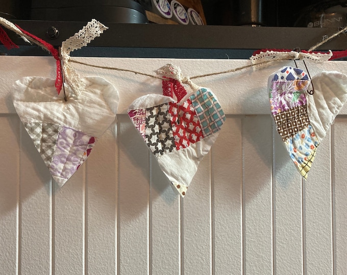 Vintage Quilt Squares Primitive Hearts with Cream and Red Lace Garland Valentine’s Day