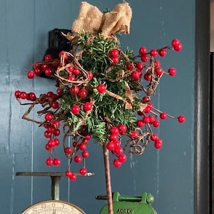 Tabletop Primitive Decor Christmas or Valentine’s Day Tree