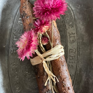 Primitive Grungy Candlesticks with Raffia and Dried Straw Flowers