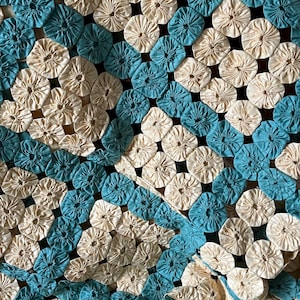 Vintage Handmade Yo-Yo Quilt
