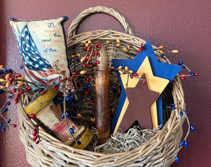 Primitive Style Patriotic Rattan Basket Wall Pocket