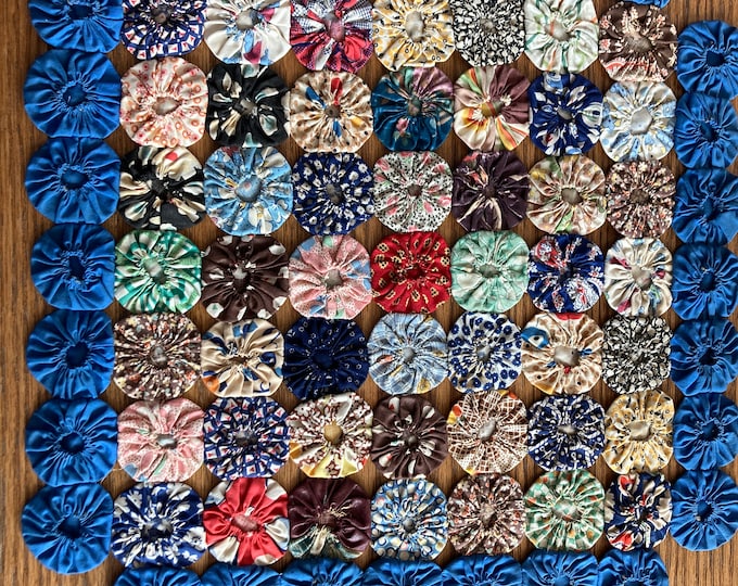 Vintage Yo-yo Quilt Square Tablemat