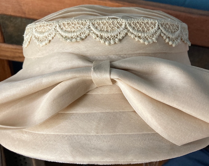 Vintage Cream Pillbox Hat with Lace and Bow