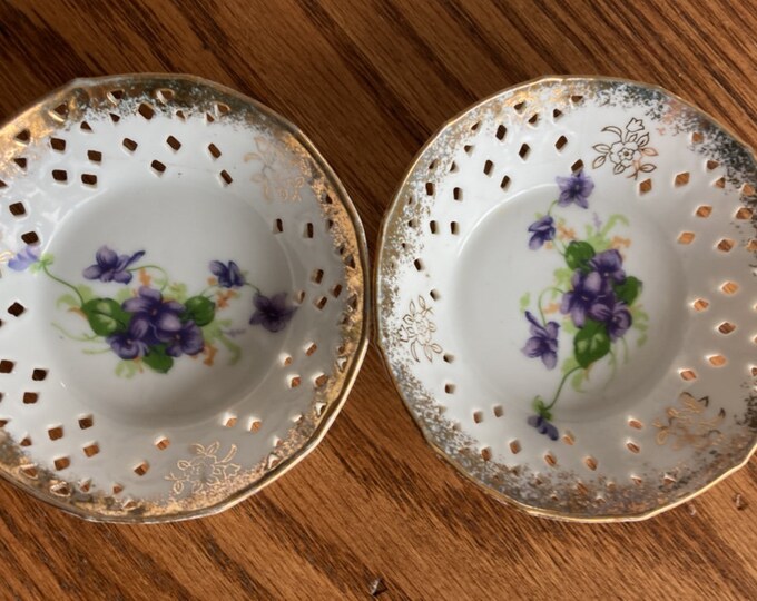 Vintage Round Floral and Gold Flecked Trinket Trays Set of Two