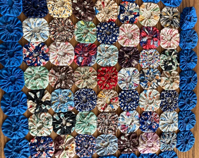 Vintage Yo-yo Quilt Square Tablemat