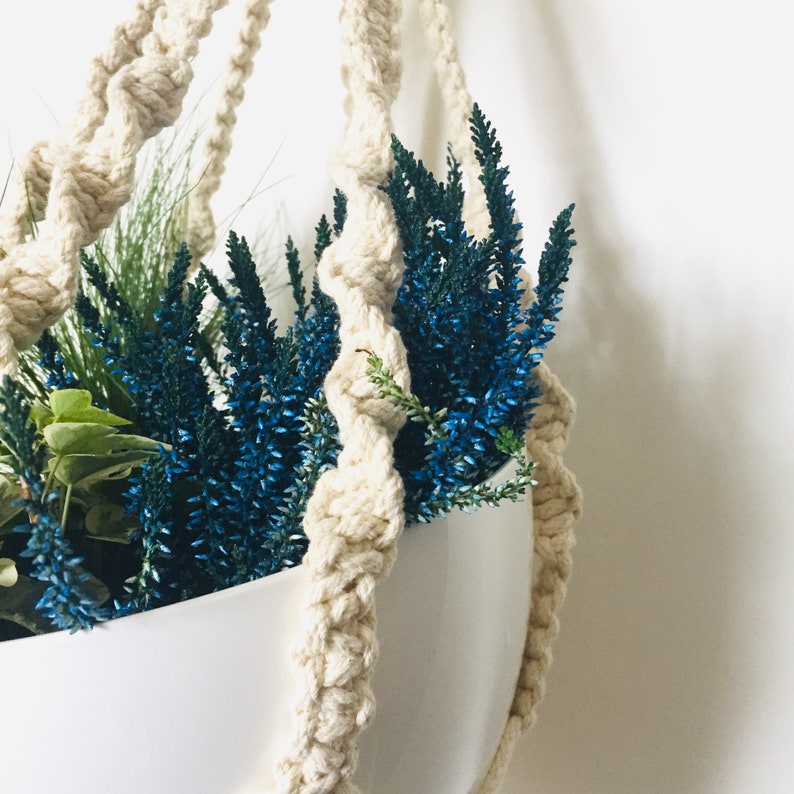 Macrame hanging basket