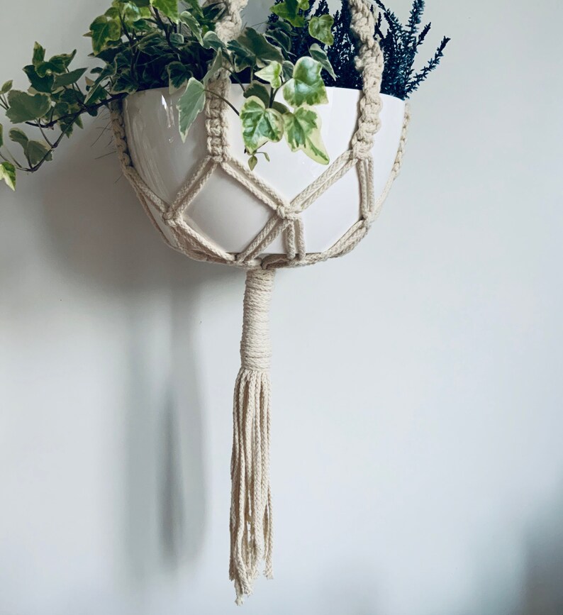 Macrame hanging basket