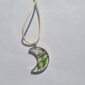 Moon Resin pendant necklace, moon bezel, hippie necklace,  hippie jewerly, dried flower necklace