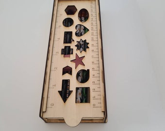 Estuche de madera personalizado: regla y formas para trazar