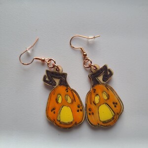 Pumkin earrings,  handpainted earrings, wood  pumpkin earrings, fall earrings, Halloween earrings, Thanksgiving earrings