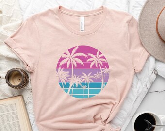 Camiseta con palmeras tropicales al atardecer: Camiseta de vacaciones de verano