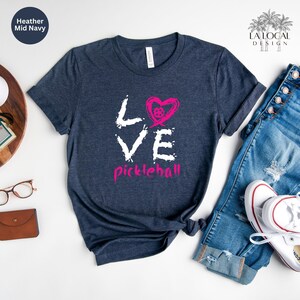 Camiseta Love Pickleball, camiseta divertida para jugadores de pickleball imagen 1