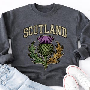 Scotland Thistle Shirt, Sassenach Scottish Pride Sweatshirt, Highlands Souvenir Tee, Edinburgh Travel Gift, Vintage Scotland Vacation TShirt bild 4