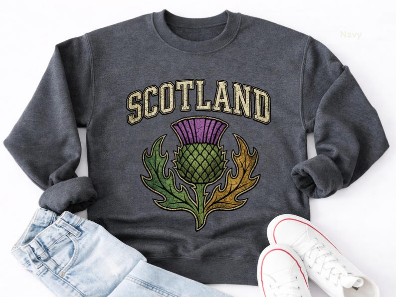 Scotland Thistle Shirt, Sassenach Scottish Pride Sweatshirt, Highlands Souvenir Tee, Edinburgh Travel Gift, Vintage Scotland Vacation TShirt bild 4