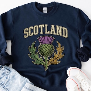 Scotland Thistle Shirt, Sassenach Scottish Pride Sweatshirt, Highlands Souvenir Tee, Edinburgh Travel Gift, Vintage Scotland Vacation TShirt bild 7