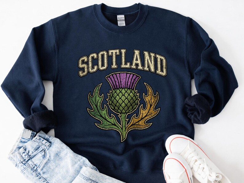 Scotland Thistle Shirt, Sassenach Scottish Pride Sweatshirt, Highlands Souvenir Tee, Edinburgh Travel Gift, Vintage Scotland Vacation TShirt bild 7