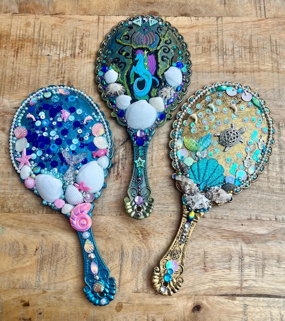 Vintage-Style Handheld Mermaid Vanity Mirror Vintage-Style Handheld Mermaid Vanity Mirror