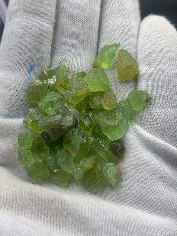 Lot De 3 Péridots Du Pakistan - 2,65 Ct Total, Vert, Coupe Cabochon, Clarté SI1