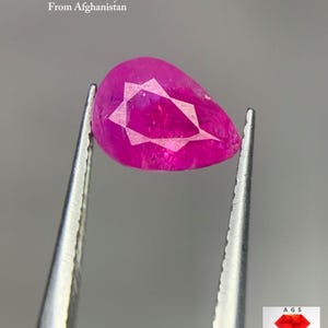 Graceful Fire: A 1.80 ct Pear-Cut Ruby (8.05 × 5.94 × 4.75 mm)