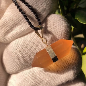 パキスタン、バロチスタン産の 16 カラットのウィンドウ クォーツ