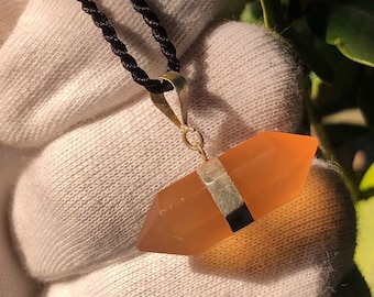 パキスタン、バロチスタン産 42 カラットのウィンドウクォーツ