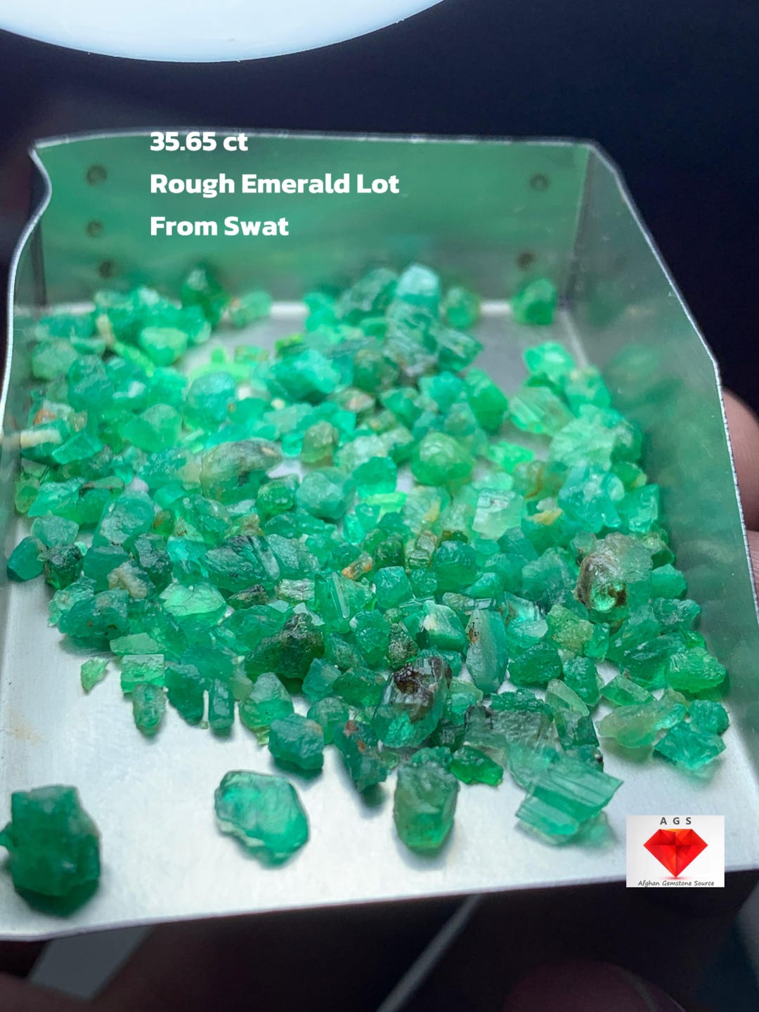 Pokemon Emerald Rough Exploring a 35.65ct Emerald Rough Lot: Swat Region, 8.09 X 6.18 X 6 ...