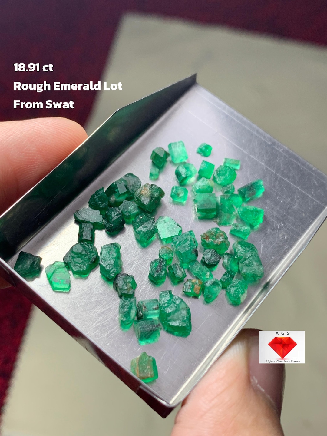 Examining an 18.91ct Swat Emerald Rough: Dimensions, Features & Value ...