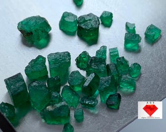 アフガニスタン パンジシール産 108 カラット エメラルド標本 - Etsy 日本