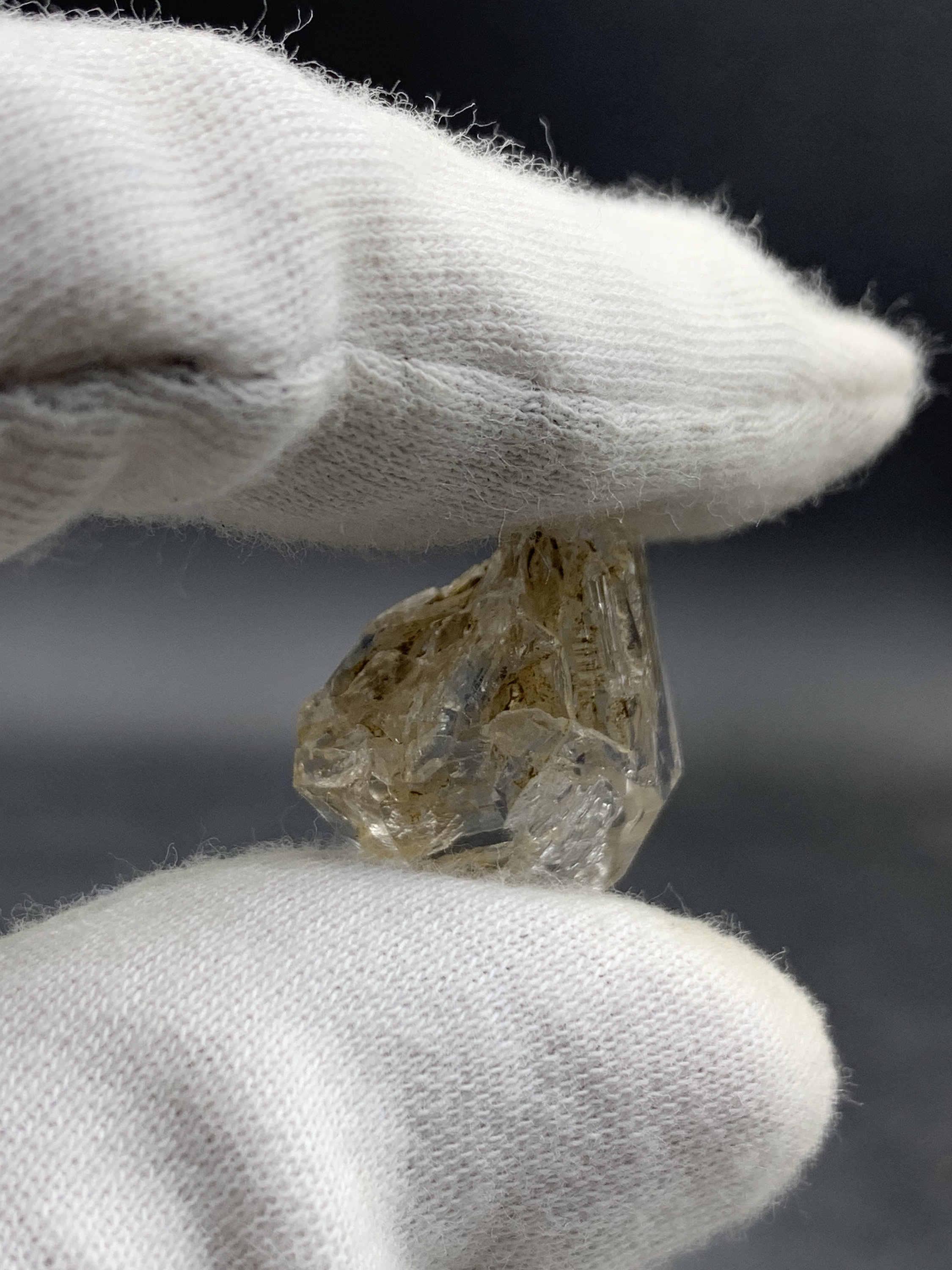 パキスタン、バロチスタン産 22 カラット ウィンドウ クォーツ