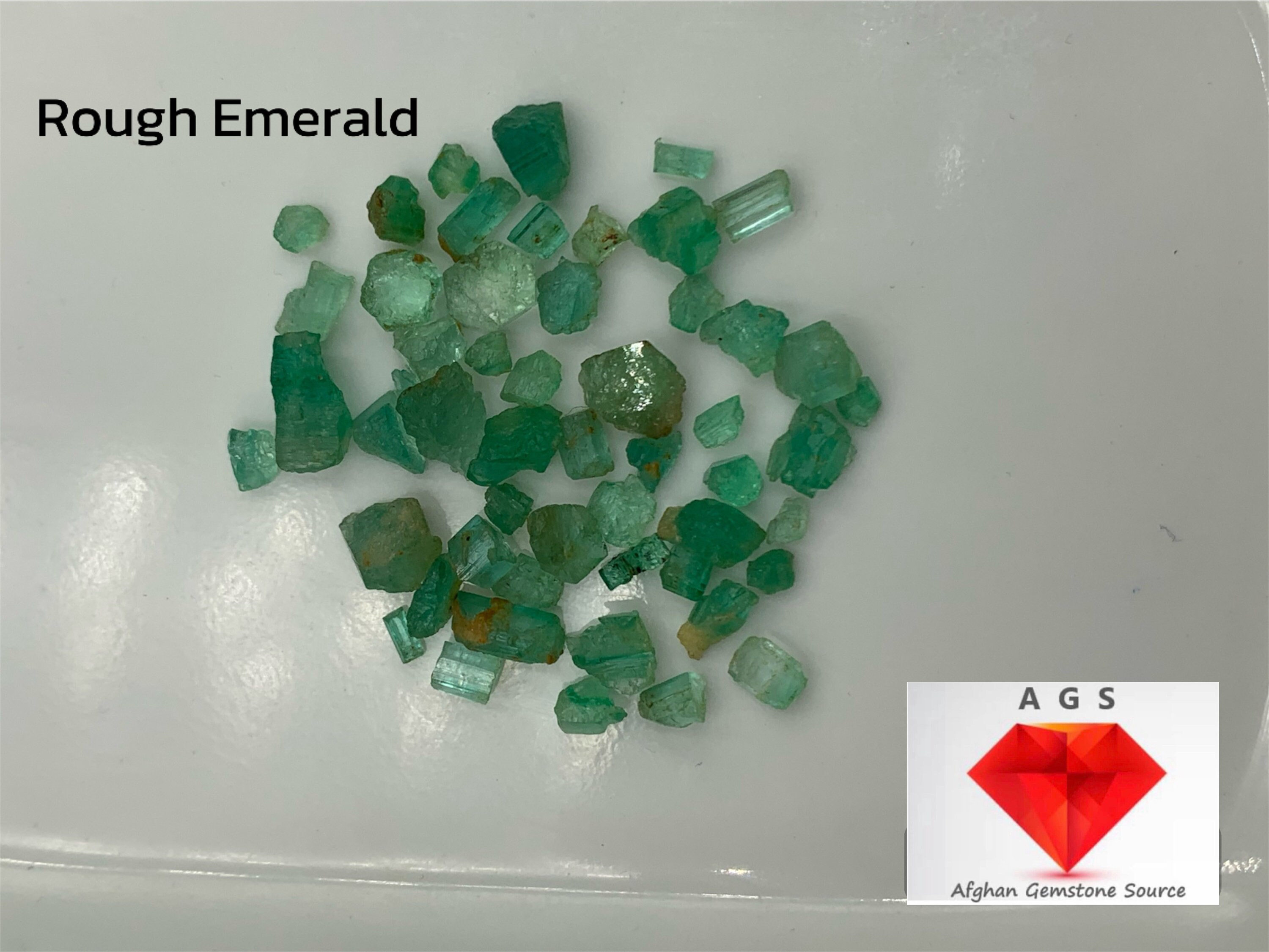 素敵なエメラルド原石/パンジシール アフガニスタン、パンジシール産 22 カラットのエメラルド原石