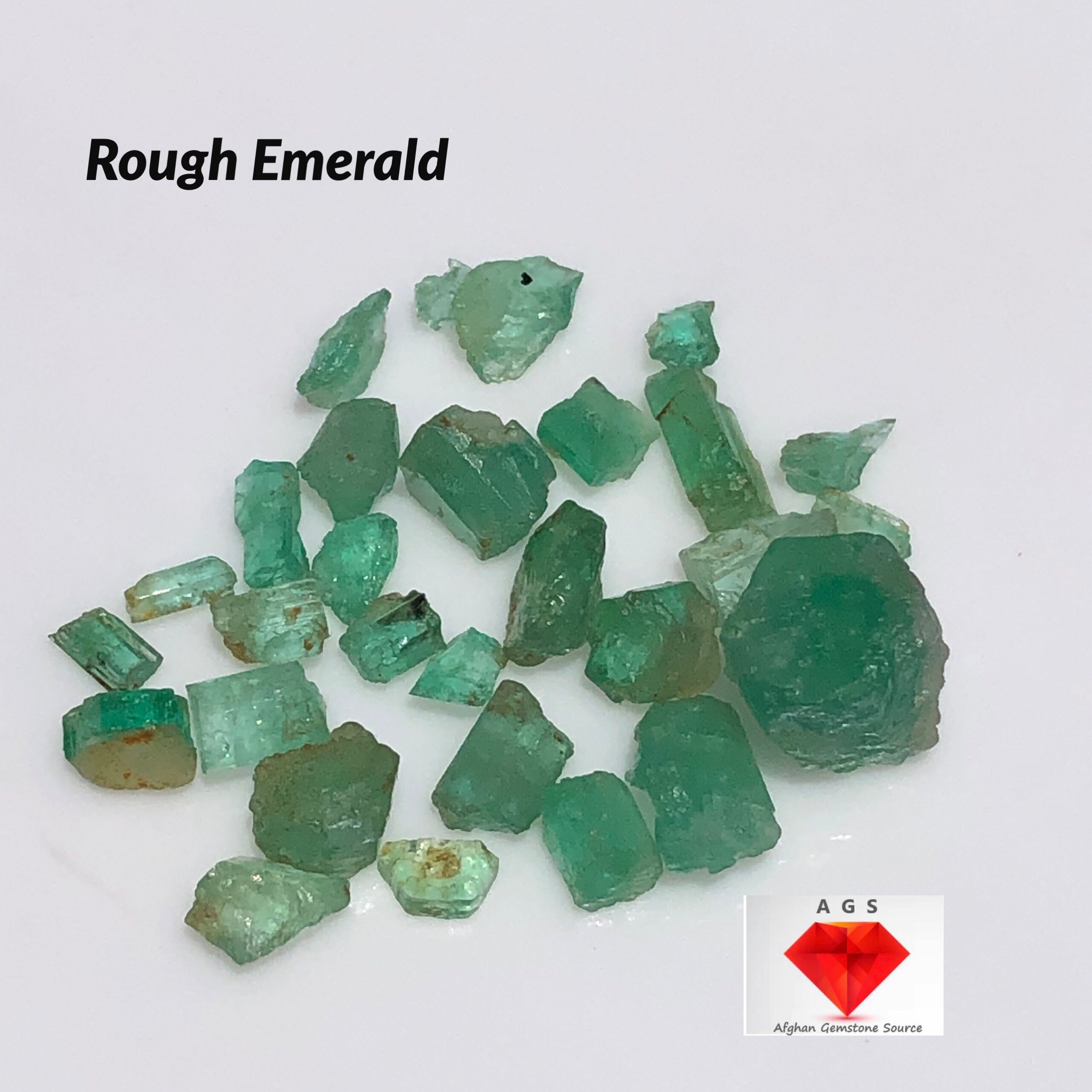 【アフガニスタン/パンジシール産】エメラルド原石 アフガニスタン、パンジシール産 16.90 カラットのエメラルド原石