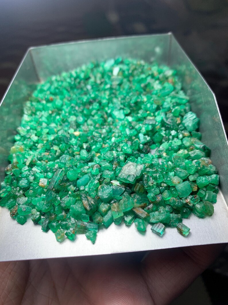 323.65 Ct Swat Emerald Rough: Compact Gems With Hidden Potential - Etsy
