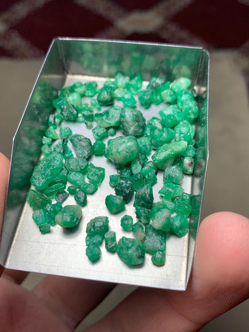 A Rare Find: 44.20 Carats of Emerald From Swat - Etsy Canada