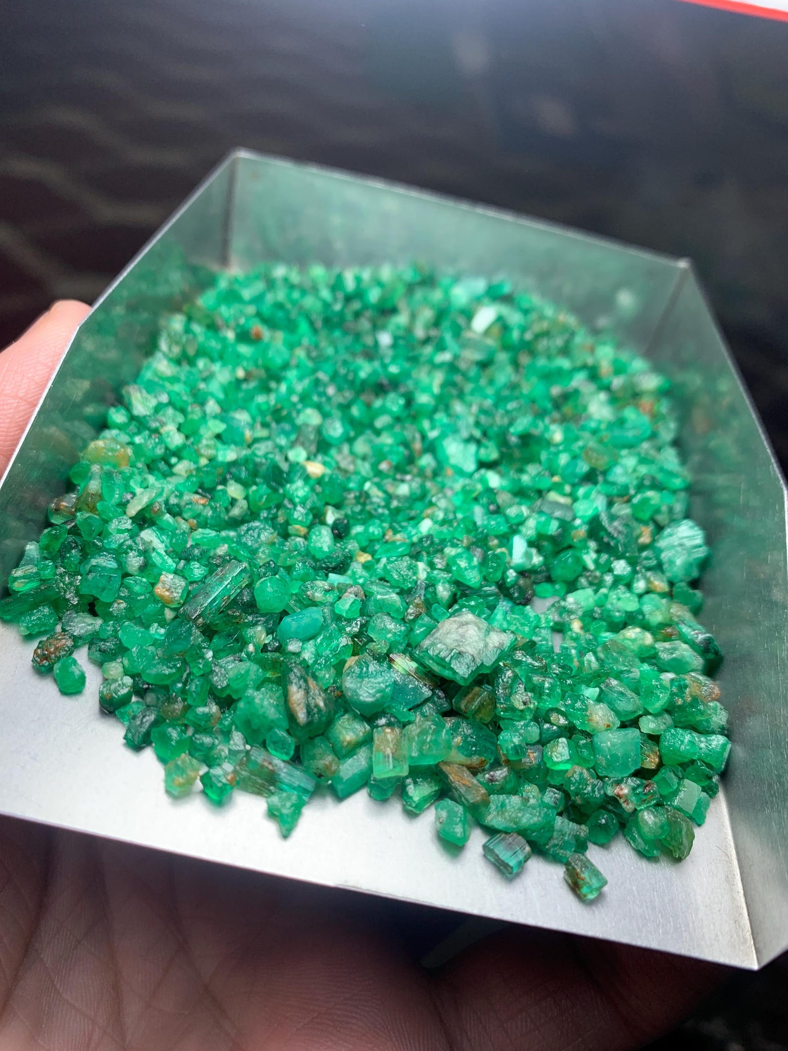323.65 Ct Swat Emerald Rough: Compact Gems With Hidden Potential - Etsy