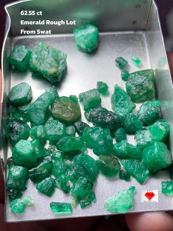 Swat Emerald Rough Lot – Striking Green Crystals (10x10x8