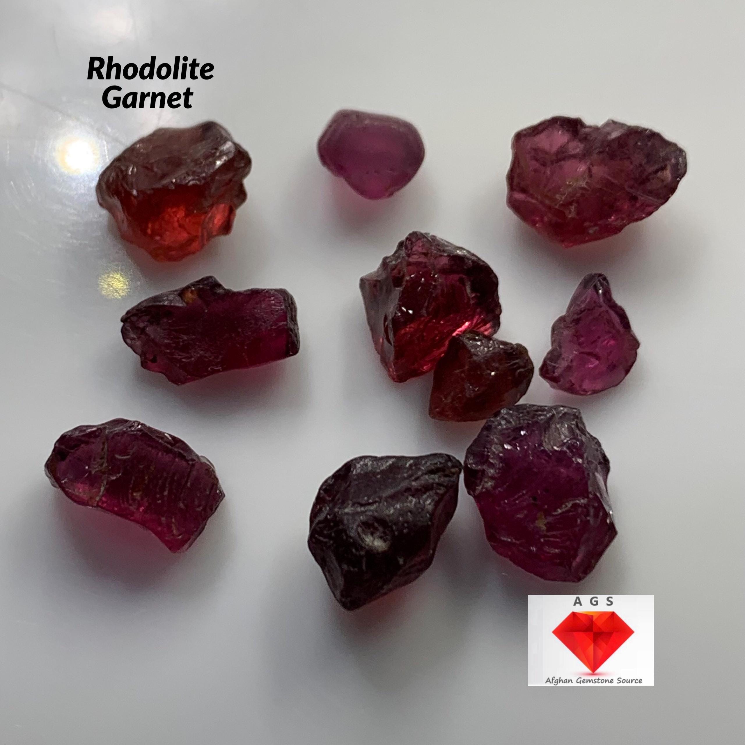 Grenat Rhodolite brut , Madagascar . référence : rhod22 – PlaceOMinéraux