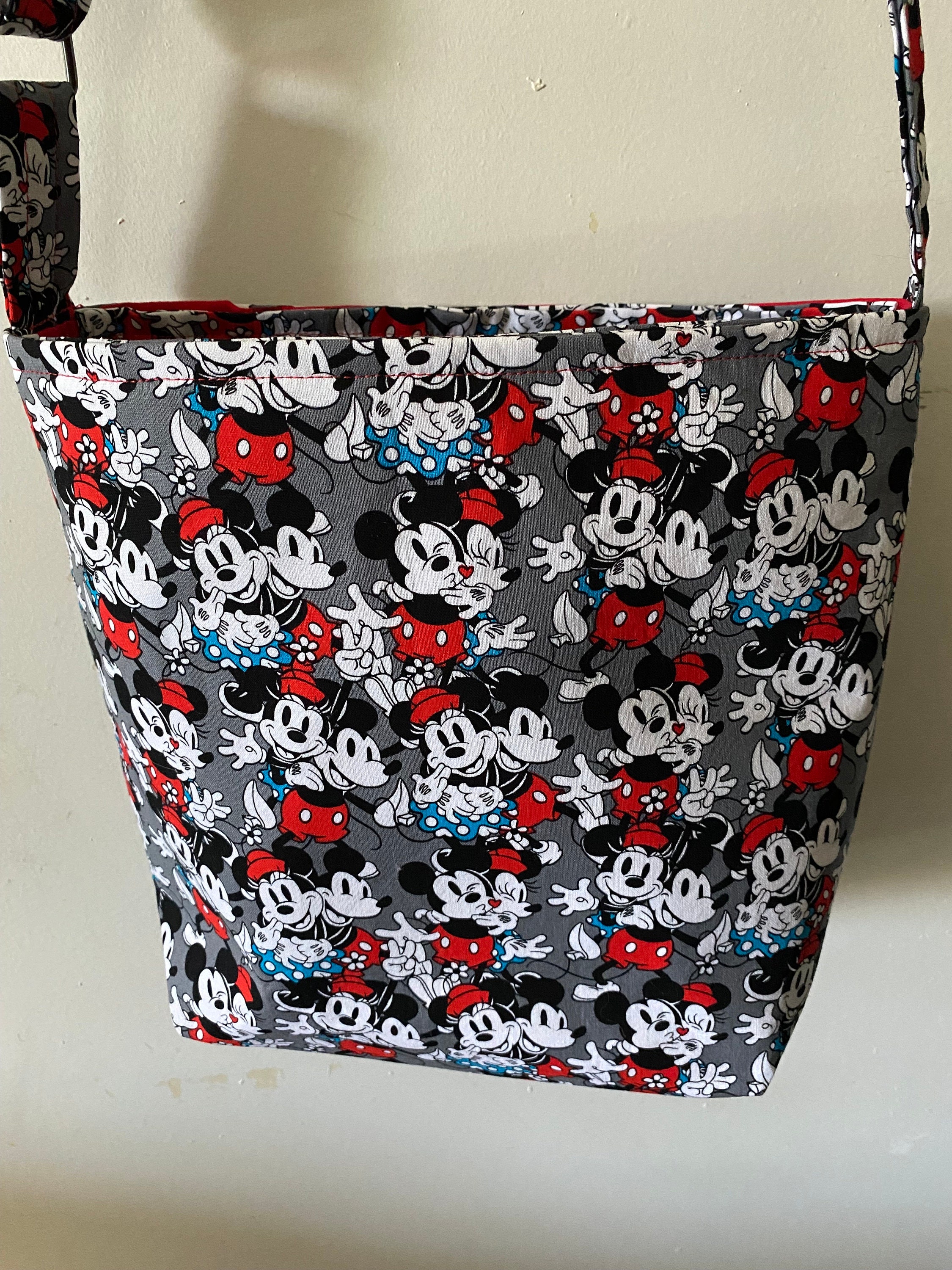 Minnie Mouse White Minnie & Mickey Pattern Crossbody Bag With Gold Chain  Strap 1 ct