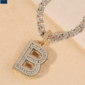 Collar colgante de letra inicial personalizado, colgante de encanto moissanita de corte redondo completamente helado, joyería inicial de hip hop para hombres, regalo para él