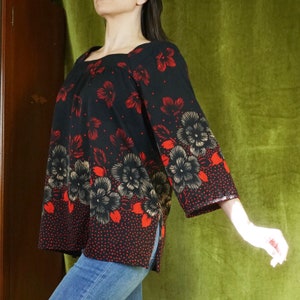 Vintage 70s Swingy A-Line Top, Large, Loose Fit Square Neck Semi Sheer Dark Floral Shirt, 3/4 Sleeve Fall Top