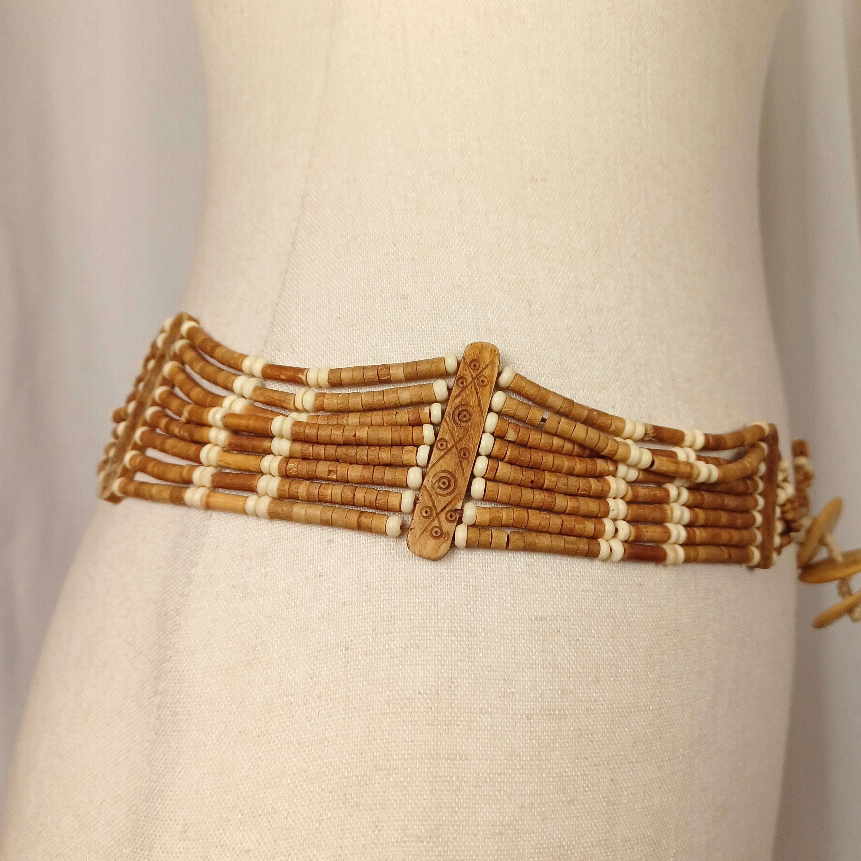 Vintage Carved Bone Beaded Belt: 90s Boho Festival Style (31  display picture 3
