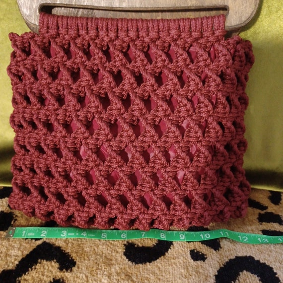 Vintage 70s Vintage Burgundy Macrame Purse With W… - image 4